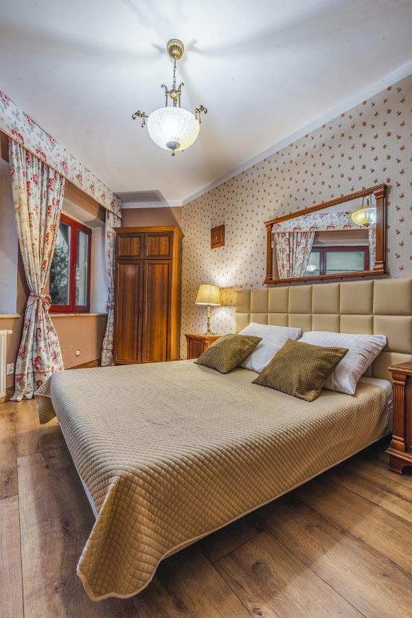 Royal Gdansk Bed & Breakfast ภายนอก รูปภาพ