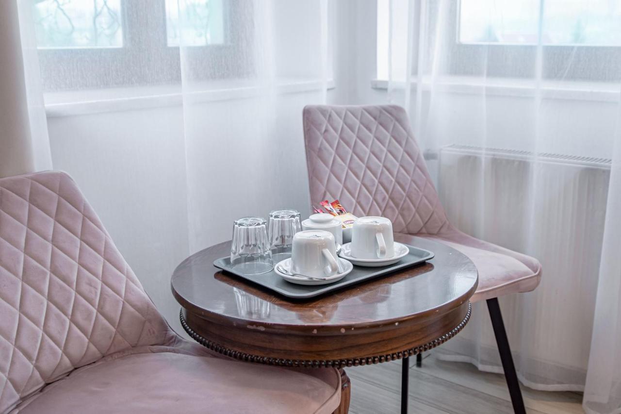 Royal Gdansk Bed & Breakfast ภายนอก รูปภาพ